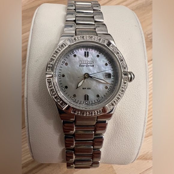 Citizen Eco Drive Ladies Watch Genuine Diamonds Mother of Pearl Dial Date Window - Picture 2 of 11